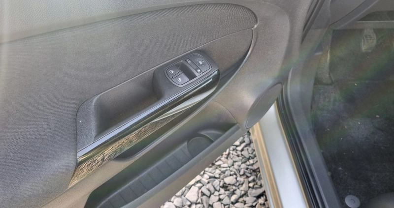 Opel Corsa cena 12800 przebieg: 120300, rok produkcji 2009 z Dąbrowa Tarnowska małe 106